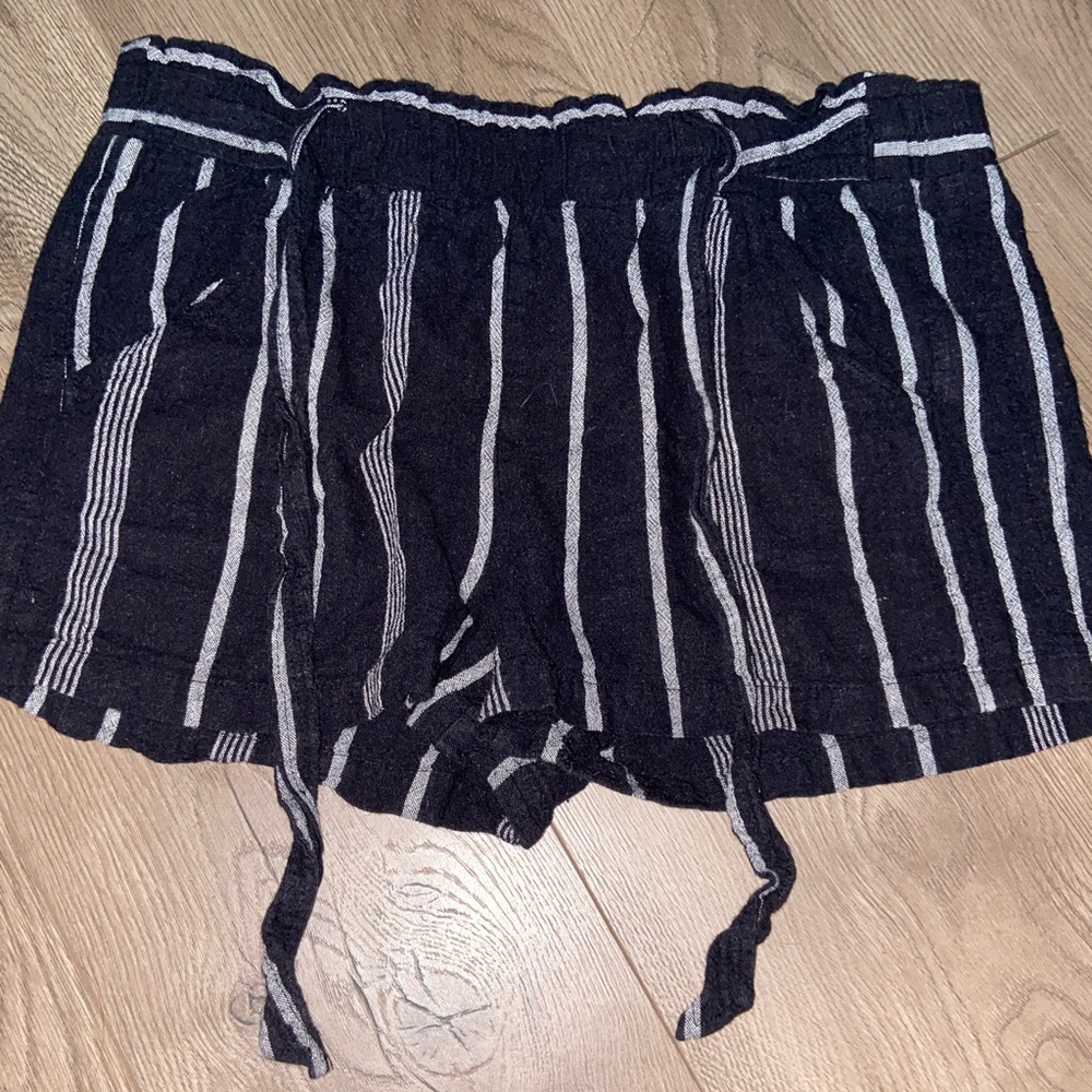 Flowey shorts